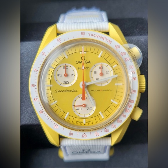 Omega X Swatch Bioceramic Moonswatch Mission to Sun - Picture 4 of 12